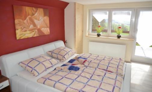 Schlafzimmer 1