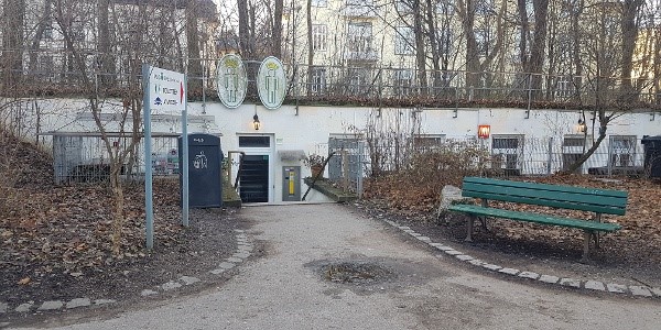 Öffentliche Toilette im Englischen Garten