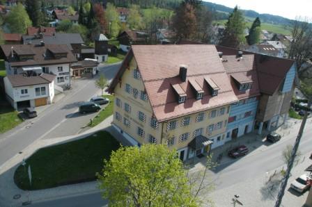 Blick auf das Amtshaus und "Goldener Adler"