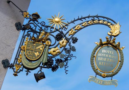 Hotel Brauerei Keller, Wappen