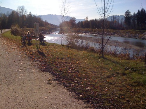 Weg entlang der Saalach