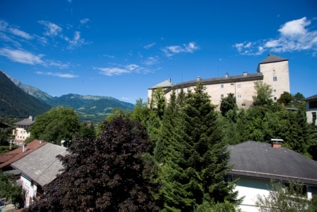 Burg Golling 144