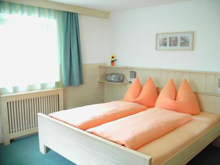 Schlafzimmer Parterre Wohnung
