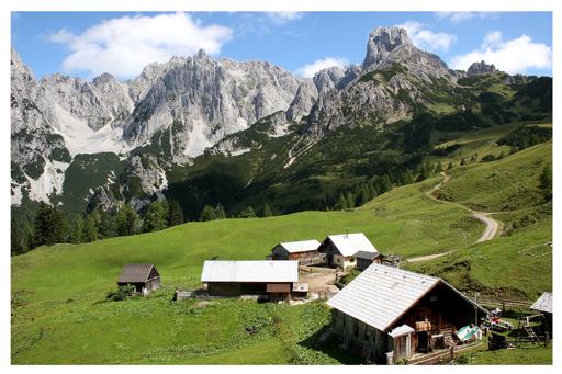 Neubachhütte idyllisch am Fuße der Bischofsmütze
