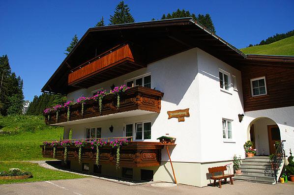 Gästehaus Ess im Sommer