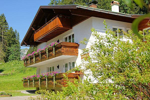 Gästehaus Ess im Sommer