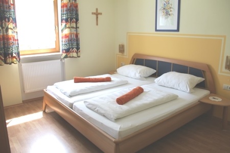 Schlafzimmer (Alergikerbett)