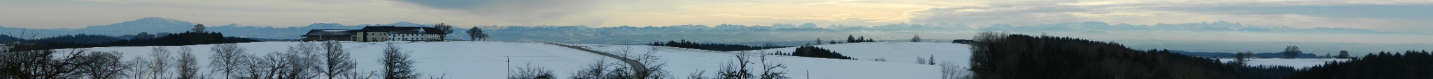 bei der Heimfahrt nahe Bad Kreuzen: besserer Blick in die Berge