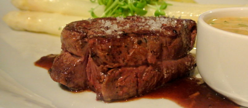 Filetsteak mit Sauce Hollandaise  © Bernhard´s Restaurant & Landhotel