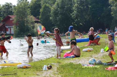 spielende Kinder an der Stoibermühle