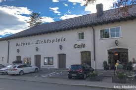 Gröben Lichtspiele mit Parkplätzen