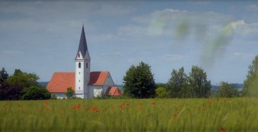 Außenansicht der Wallfahrtskirche Maria Rast in Langenbach