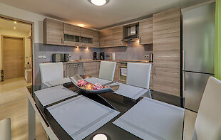 Wohlrapp Küche mit Essecke.jpg