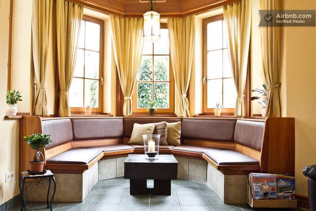 Lounge 1