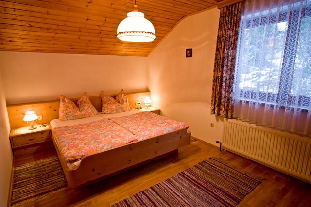 Schlafzimmer Ferienwohnung Süd Reichl Steinbach am Attersee