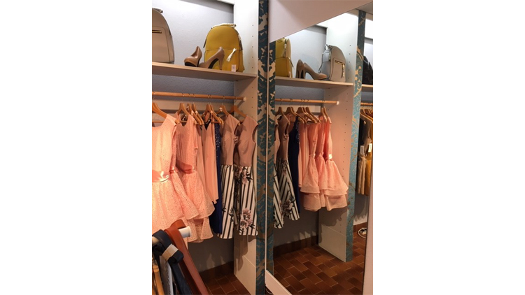 Mona's Boutique