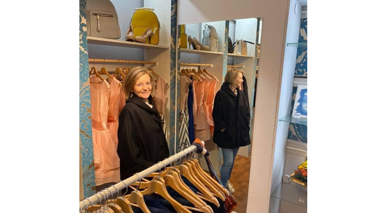 Mona's Boutique
