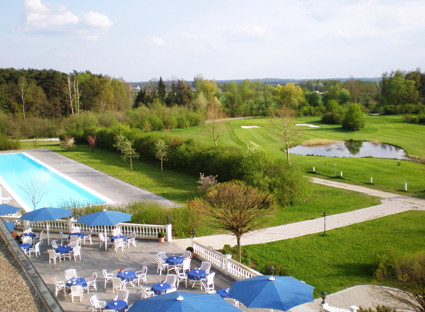 MARC AUREL Spa & Golf Resort Pool, Terasse, Golfplatz