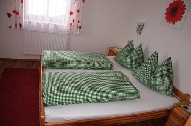 Schlafzimmer UG2