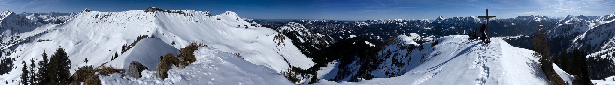 Das Rundum- (360°) Panorama vom Gipfel der Hochplatte