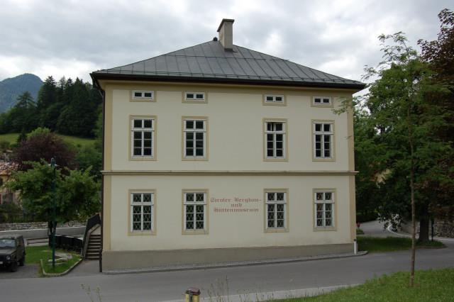Tiroler Bergbau und Hüttenmuseum von außen