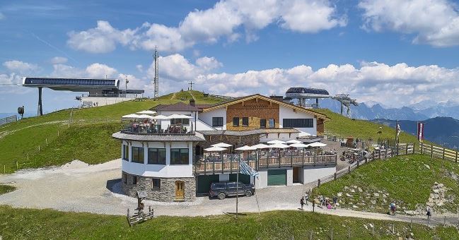 Die Westgipfelhütte im Sommer