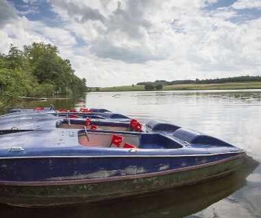 Klosterweiher mit Booten