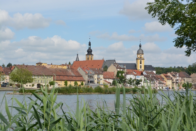 Kitzingen, vom linken Mainufer aus gesehen.