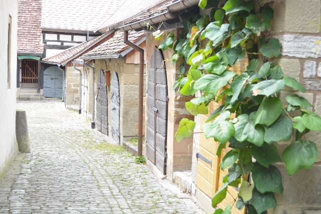 Blick ins Innere der Kirchenburg in Hüttenheim
