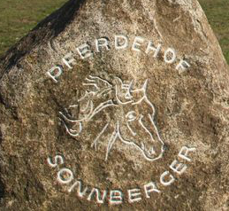 Pferdehof Sonnberger Berüßungsstein