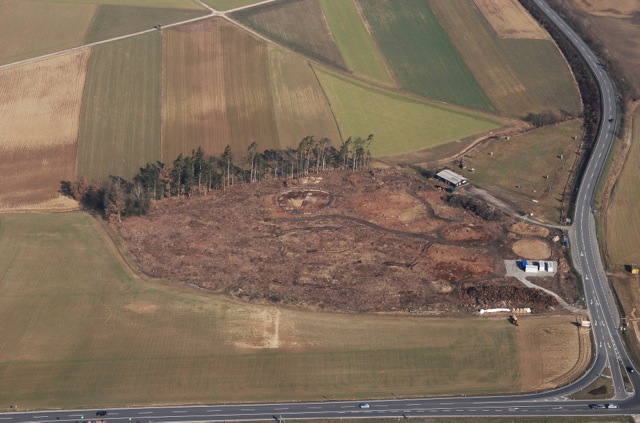 Luftbild des Gräberfeldes