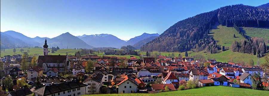 https://images.im-web.de/objekt_pics/obj_full_60997_002.jpg