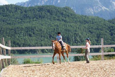 465BC4D5-9506-4573-82A1-A3141CB45485