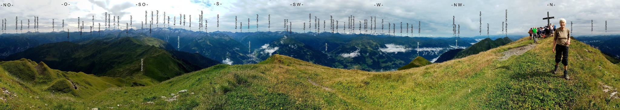 Rundumblick vom Gamskarkogel beschriftet