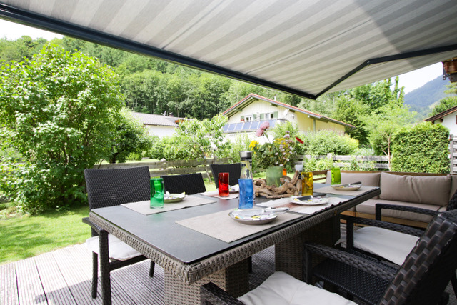 Terrasse mit Garten