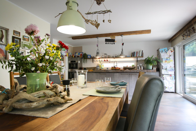 Esszimmer mit Kücheninsel