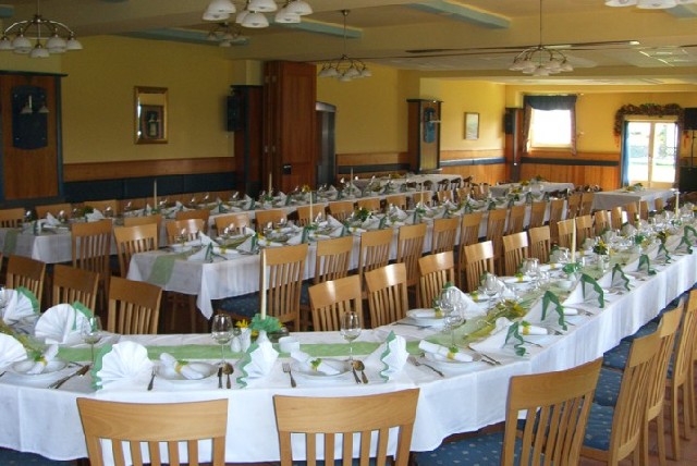 Großer Saal im Gasthof Mader