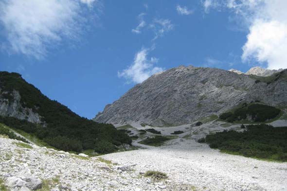 Mitten in der Arzler Reise. Vor einem die Rumerspitze