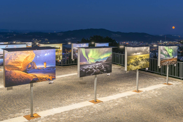 Hartlauer Fotogalerie außen