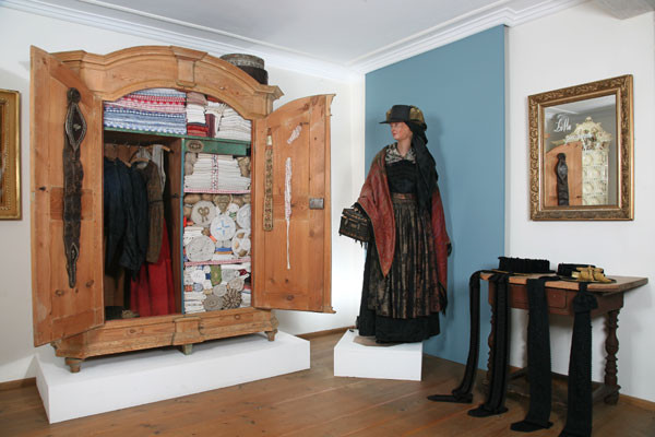 Priener Heimatmuseum Tracht-copyright Foto Berger