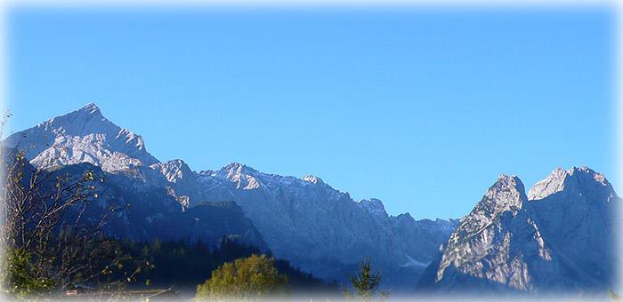 Aussicht auf Alpspitze und Zugspitze