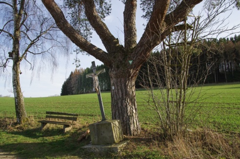 Wegkreuz an der alten Eberndorfer Straße westl. Berg