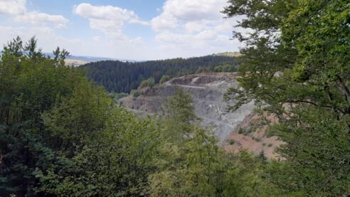 Blick auf den Steinbruch bei Rugendorf