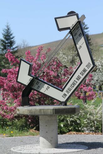 Sonnenuhr an der Tauberbrücke Nr. 20