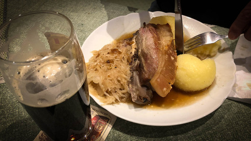 Schäuferla mit Schlenkerla beim "Huber"