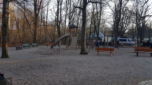 Spielplatz am Chinesischen Turm