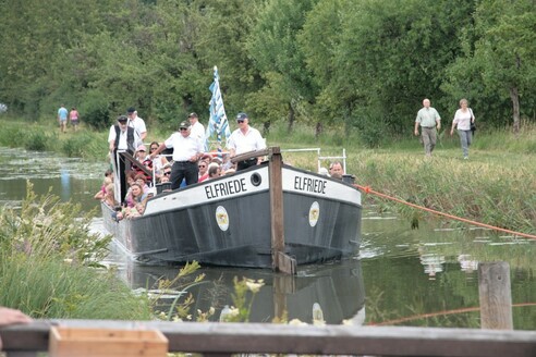 Ludwig-Donau-Main-Kanal mit Treidelschiff &quot;Elfriede&quot;