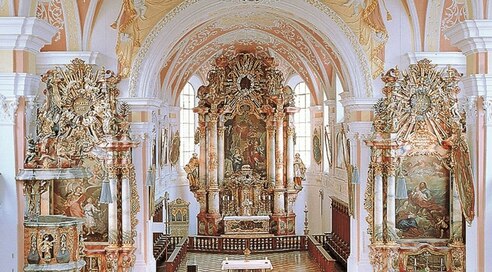 die-jesuitenkirche-mariae-verkuendigung-in-marktoberdorf-im-allgaeu