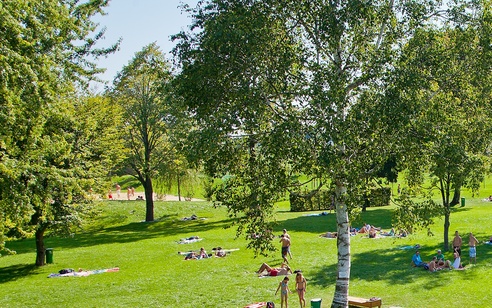 Beachvolleyballplatz im Freibad