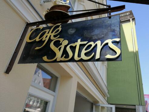 Café Sisters